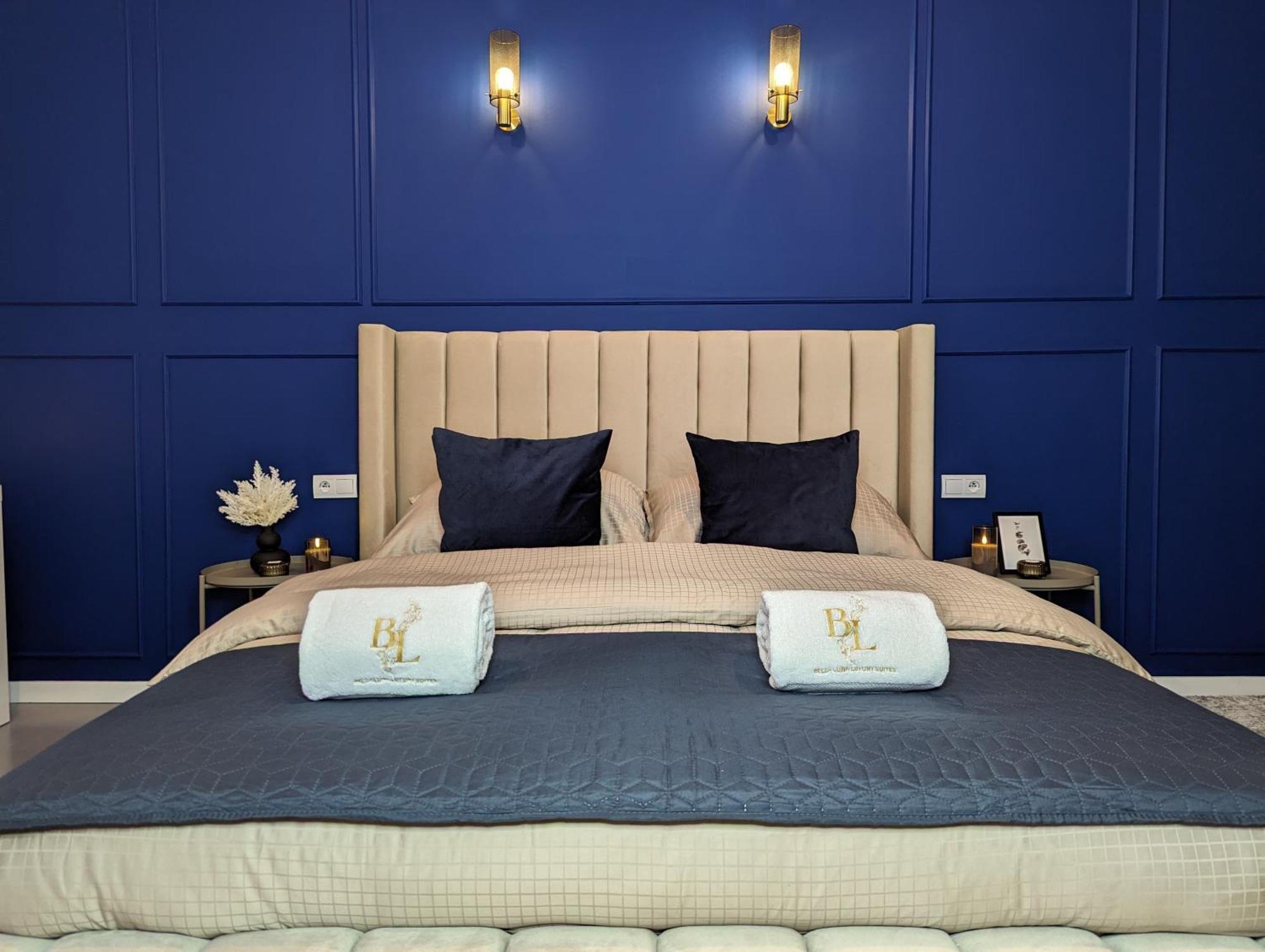 Bella Luna Luxury Suites - Chic Residence In Historic Square Varsó Kültér fotó